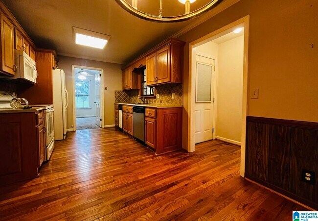 Building Photo - 161 Mission Dr