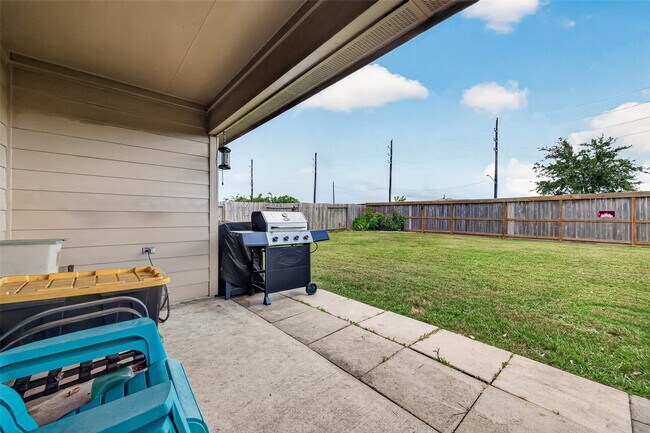 Building Photo - 811 Petunia Falls Ln