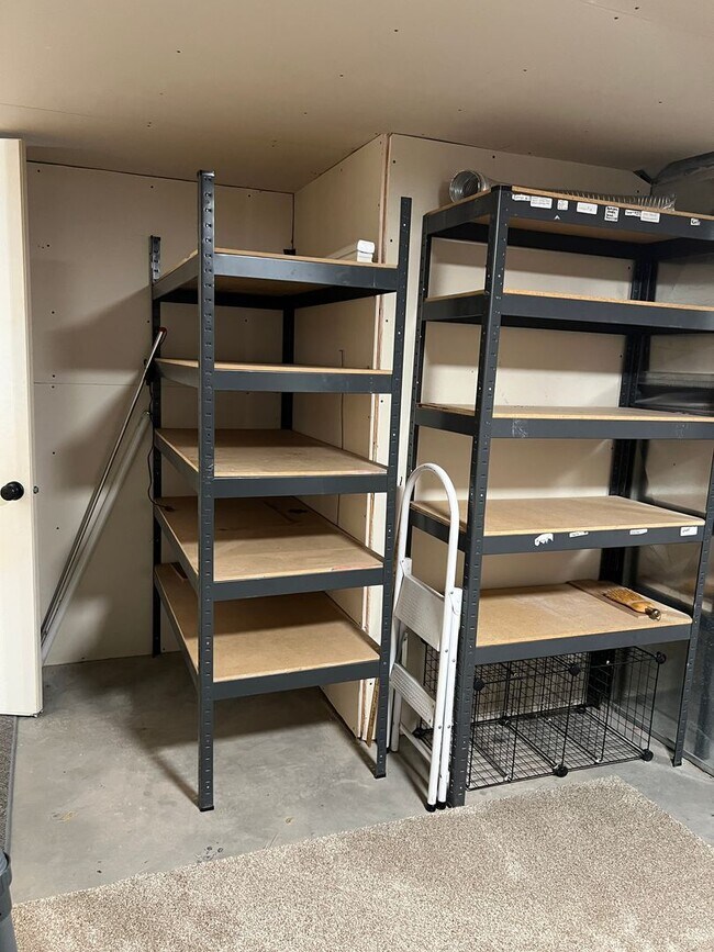 Building Photo - **$100 OFF FIRST MONTHS RENT IF A LEASE IS...