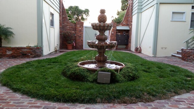 Building Photo - 427 Avenue G Ave