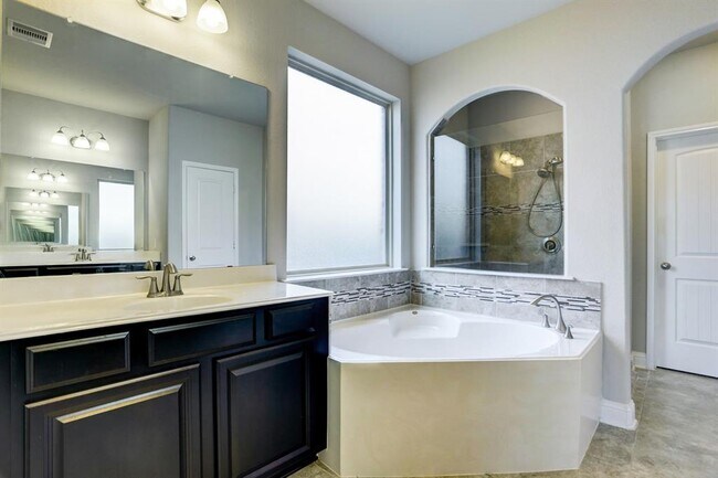 Building Photo - 29838 Norwood Canyon Ln