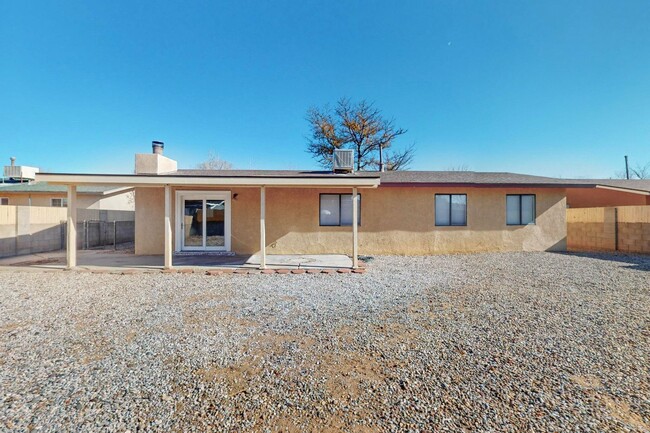 Building Photo - Taylor Ranch 4/BD 2/BA 2/CG