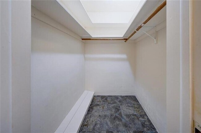 Building Photo - 2115 NE 42nd Ct