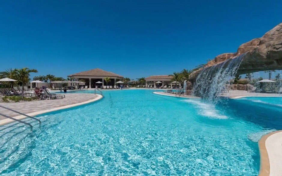 View of pool and tiki bar - 17006 Vardon Ter