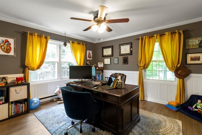 Building Photo - 4 Plum Tree Ct