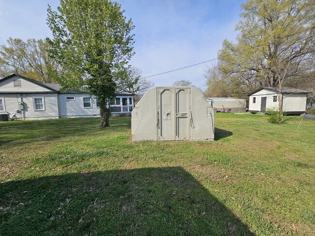 Building Photo - 5202 Dellinger Cir