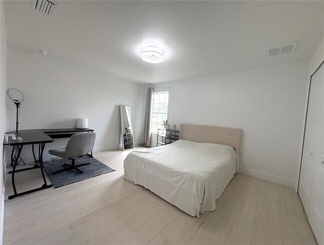Building Photo - 7044 Brickell Ct