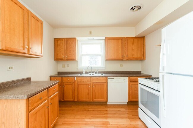 Building Photo - Elston - Jablonski