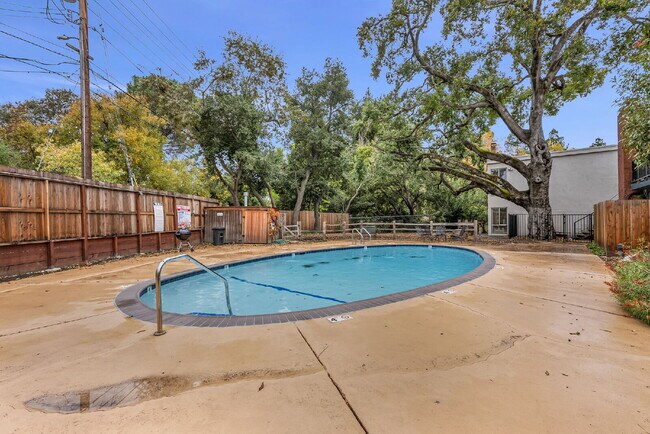 Building Photo - "Charming 2-Bed Condo Oasis in Walnut Cree...