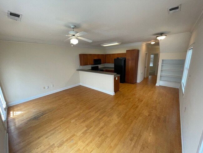 Building Photo - THE RETREAT NORTH! PRE-LEASING FOR AUGUST 6TH, 2026!