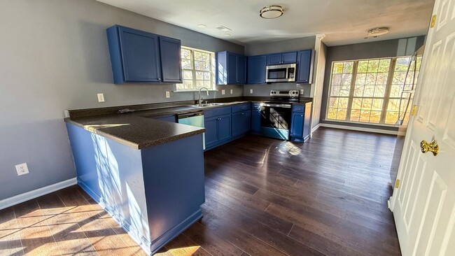 Building Photo - Newly Renovated 2 Bedroom, 2 Bathroom Home