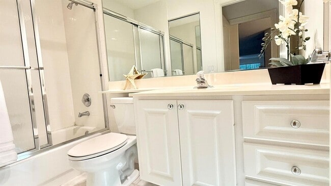 Building Photo - 2861 Livingston Ln