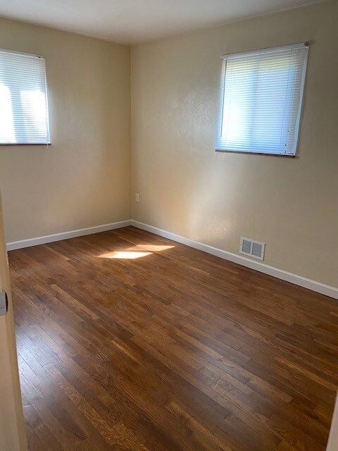 Master Bedroom - 5512 Clearview Rd