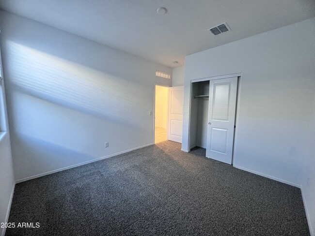 Building Photo - 1137 W Chimes Tower Dr
