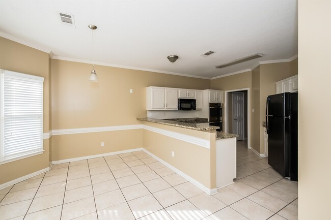 Building Photo - 2056 Milbrey St