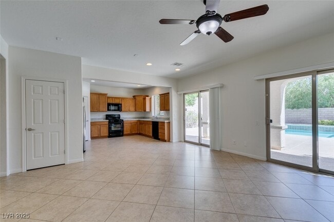 Building Photo - 11933 Orense Dr