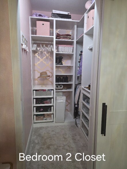 Building Photo - 11 Sola Ct