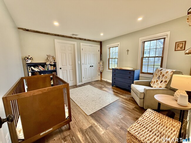 Building Photo - 4 Main St S