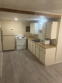 Building Photo - 10065 Main St