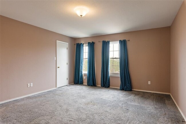 Building Photo - 1329 Amberwood Loop