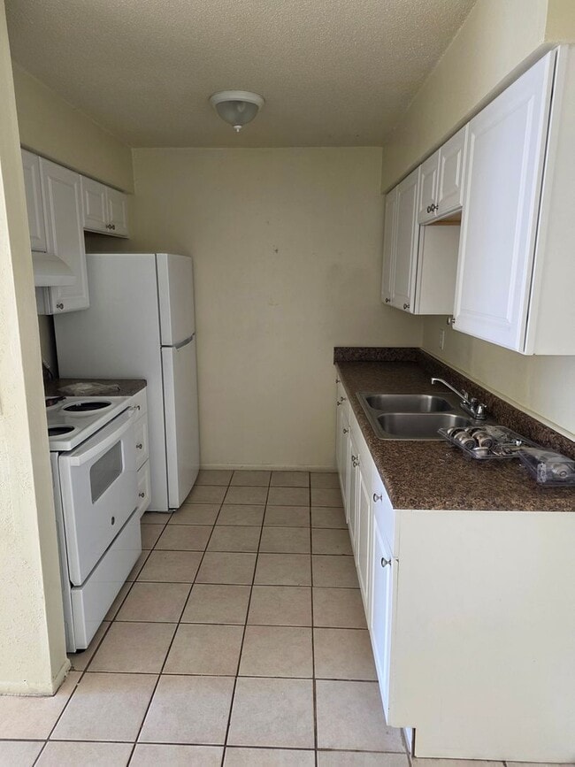 Building Photo - 3/2 DUPLEX
