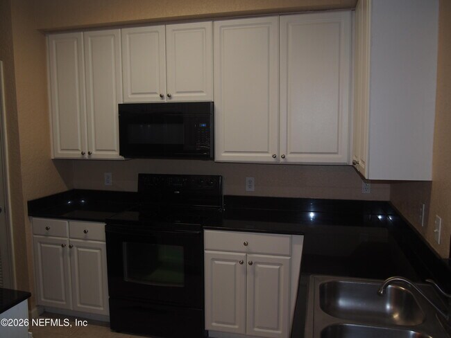 Building Photo - 8539 Gate Pkwy W