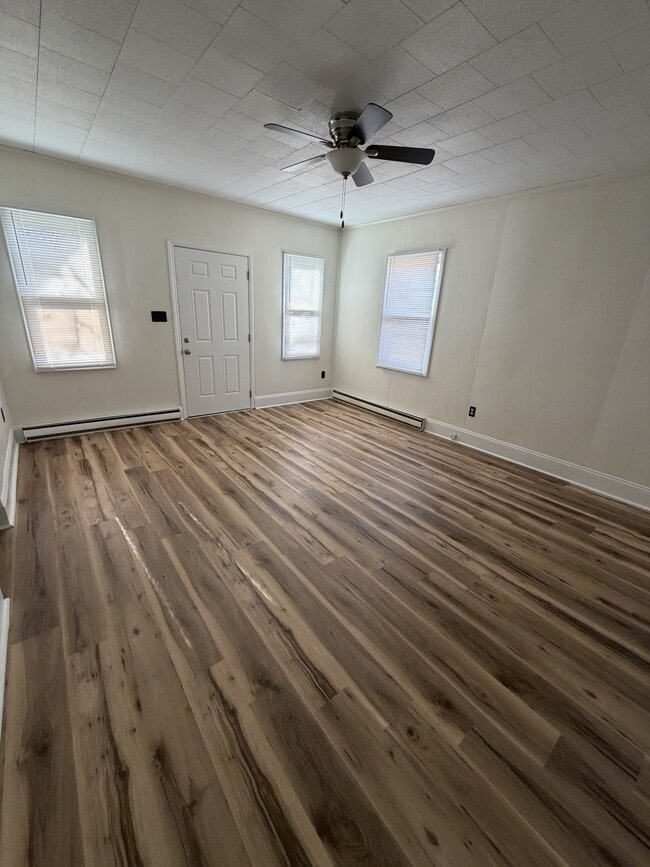 Building Photo - 106 Crockett Ave