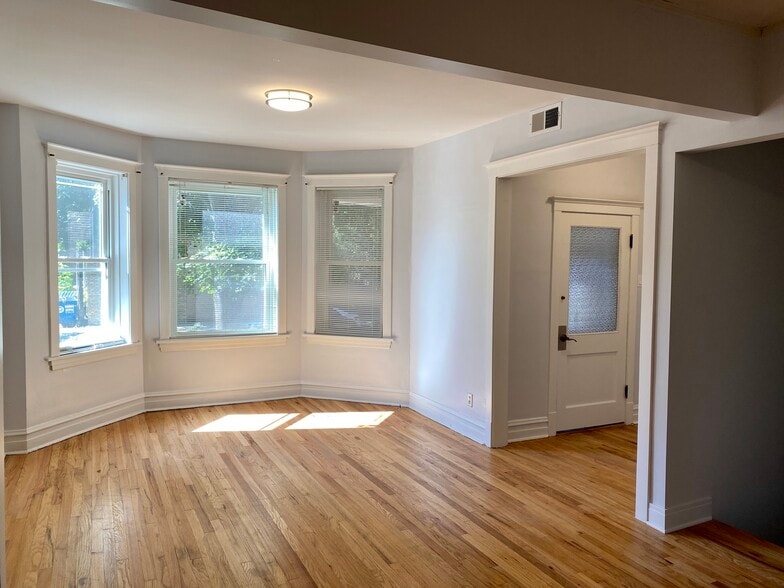 Living Room - 2058 W Hutchinson St