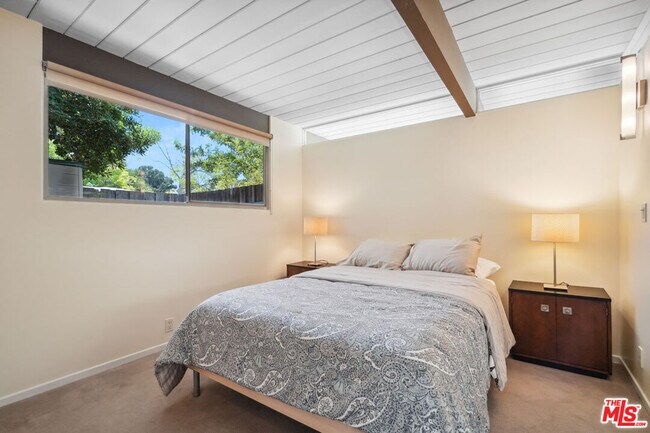 Building Photo - 1568 Stoddard Ave