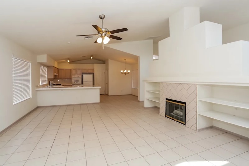 Building Photo - 829 Beefeater Pl