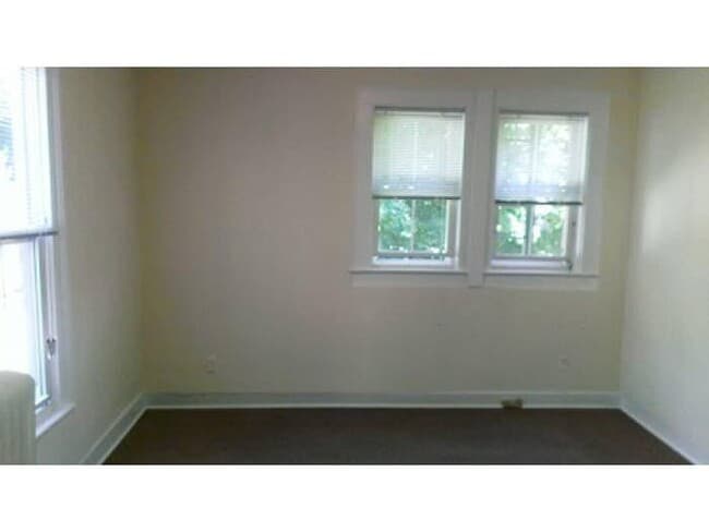 Building Photo - 145 Carpenter Ave