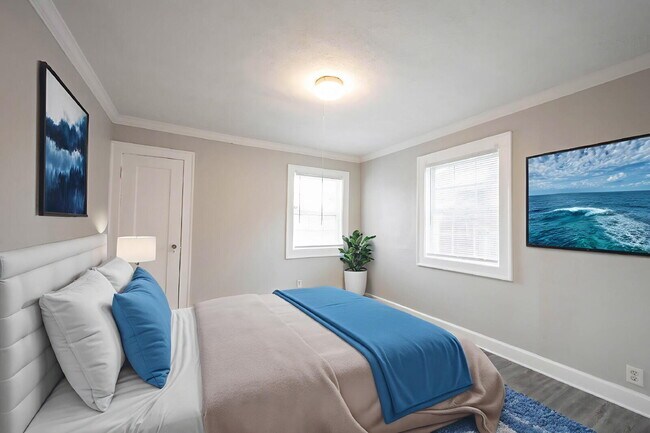 Building Photo - "Charming 3-Bedroom Haven with Spacious Li...