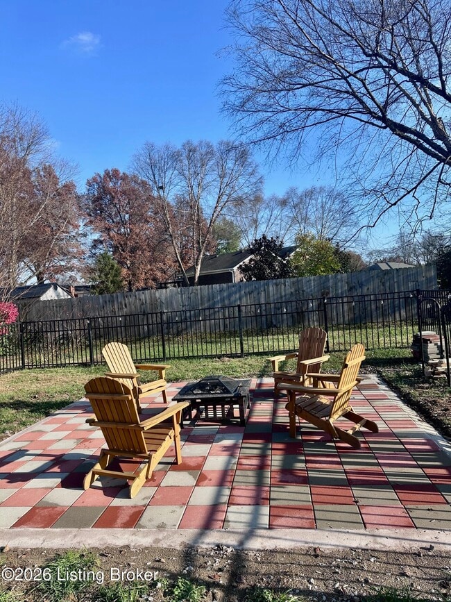 Building Photo - 305 Moser Rd