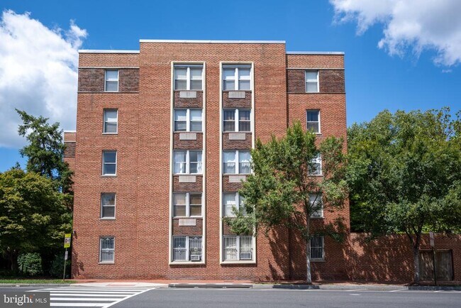 Building Photo - 2500 Q St NW