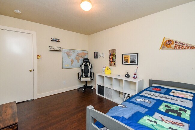 Building Photo - 10735 Cobblecreek Way