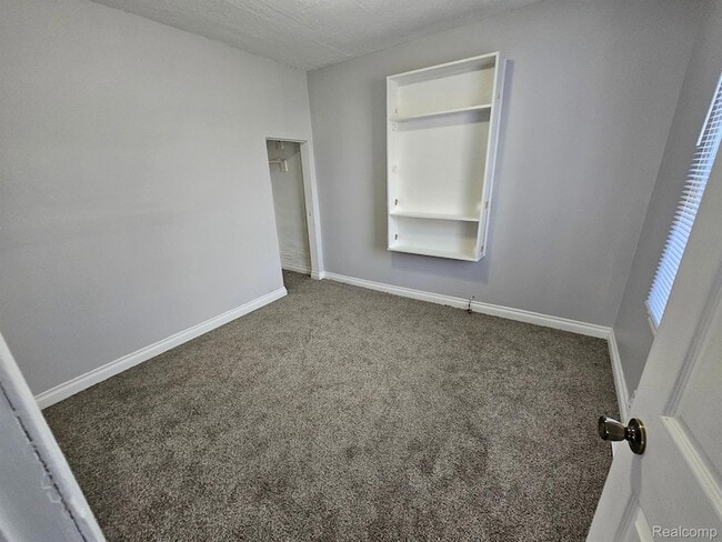 Building Photo - 6828 Meadow Ave