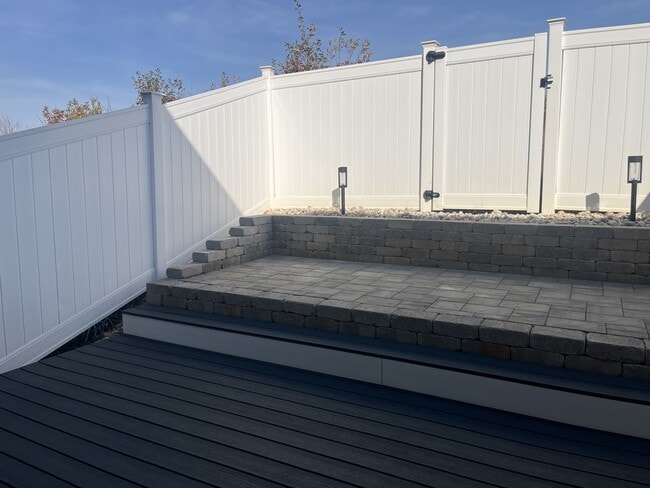 Building Photo - 77 Emanuel Ct