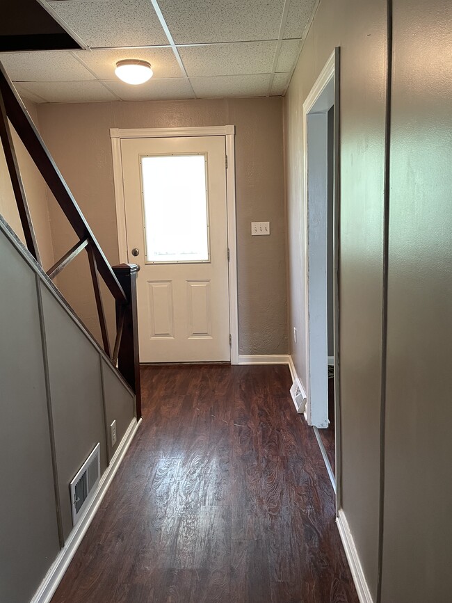 Building Photo - 11 Strabane Ave