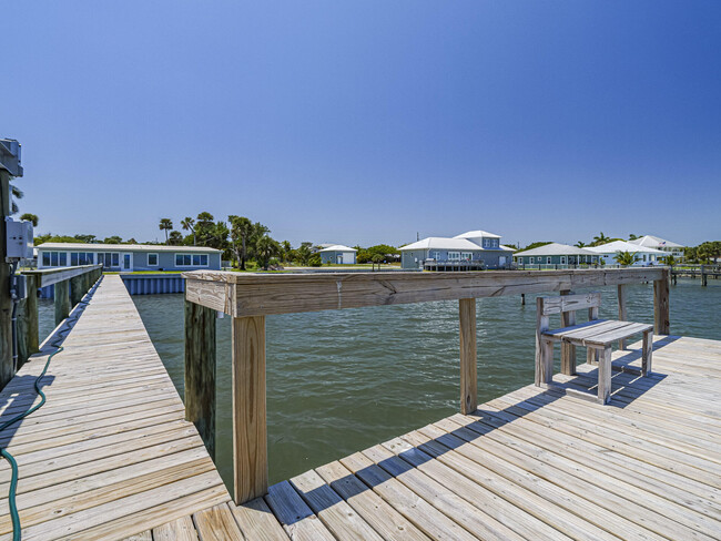 Building Photo - 13630 N Indian River Dr