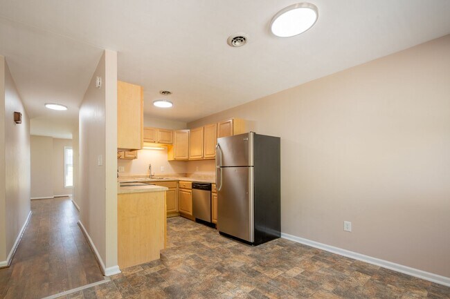 Building Photo - Rutrough Road