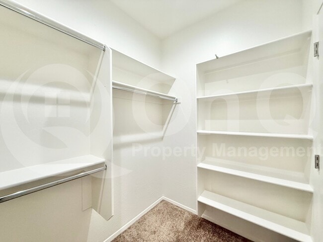 Building Photo - 3113 E Danbury Rd