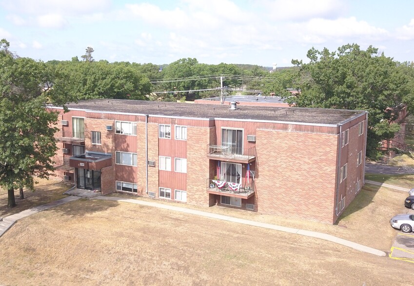 Primary Photo - Bonneywoode Arms Apartments