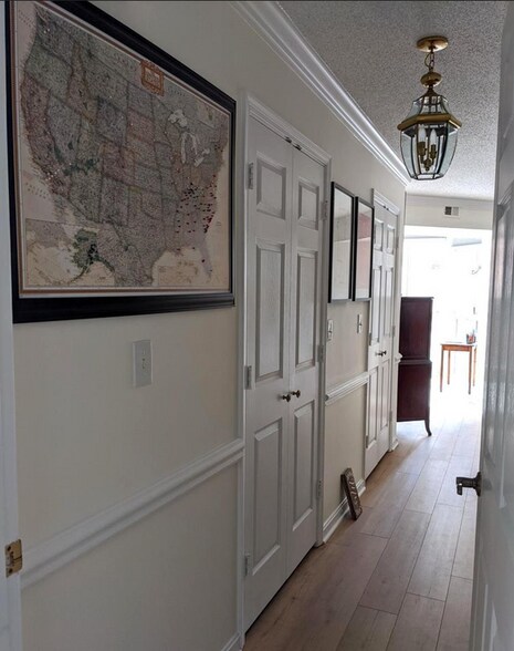 Building Photo - 2121 Jamieson Ave