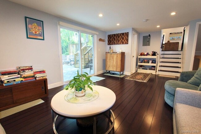 Building Photo - 83 Executive Dr