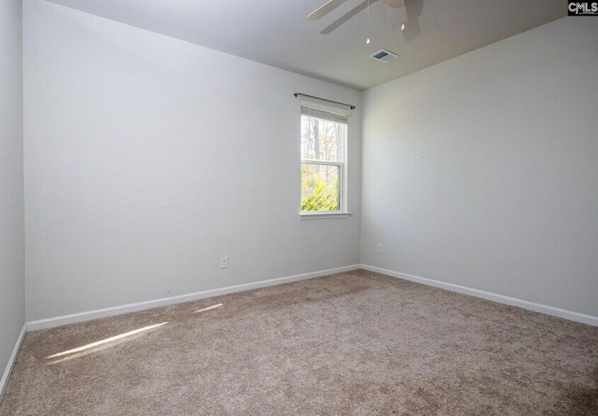 Building Photo - 833 Kirby Ct