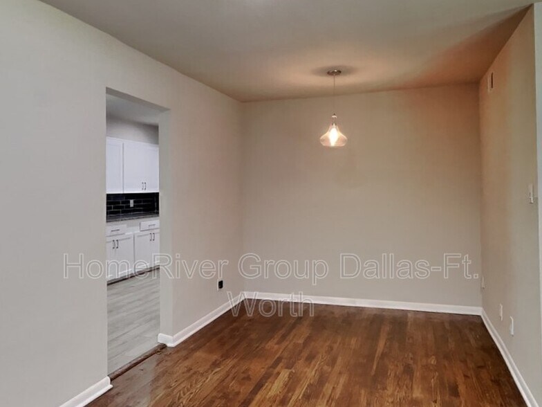 Building Photo - 2968 Phyllis Ln