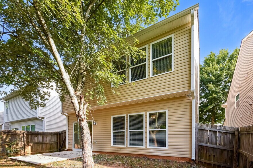 Building Photo - 906 Gardenia Curve