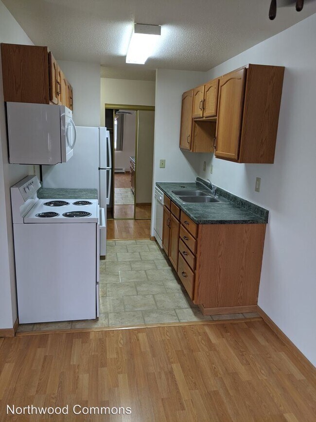 Building Photo - 1350 N Broadway Dr