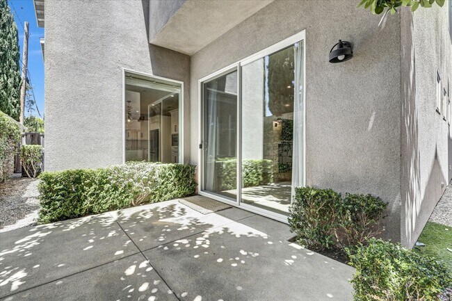 Building Photo - 2368 Orange Ave
