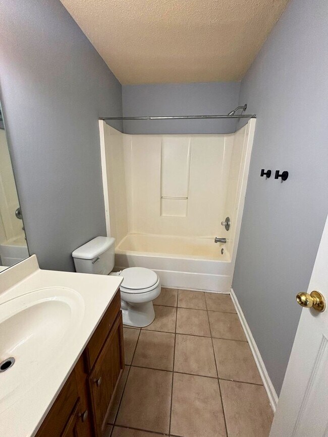 Building Photo - 216 Springfield Cir